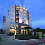 Adika Bahtera
FCU 320 Unit
AHU 18 Unit
Air Cooled Screw Chiller 310 TR 4 Unit